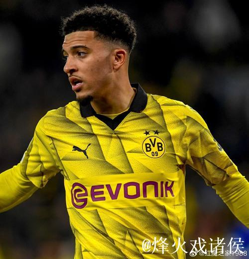 一起等待转会!太阳报:马杜埃凯和桑乔一同参加音乐节 一起等待转会!太阳报:马杜埃凯和桑乔一同参加音乐节